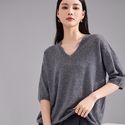 羊绒衫V领时尚简约通勤德系多巴胺色彩松弛感秋装女新品上衣气质