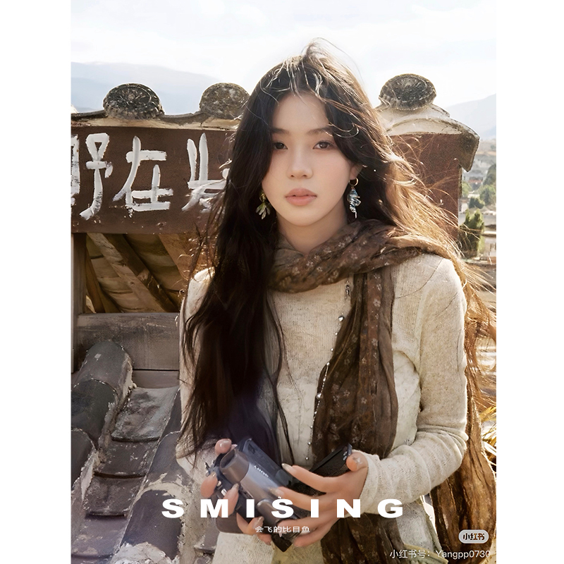 2025新款民族风复古碎花文艺风围巾女夏季薄款时尚百搭褶皱丝巾潮