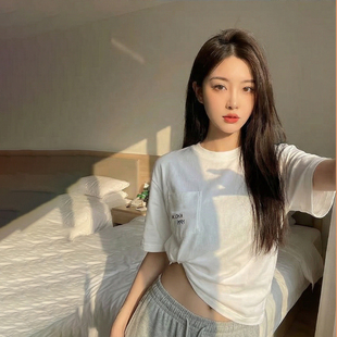 深圳南油高端女装 休闲宽松1996字母印花纯棉单口袋短袖T恤上衣女