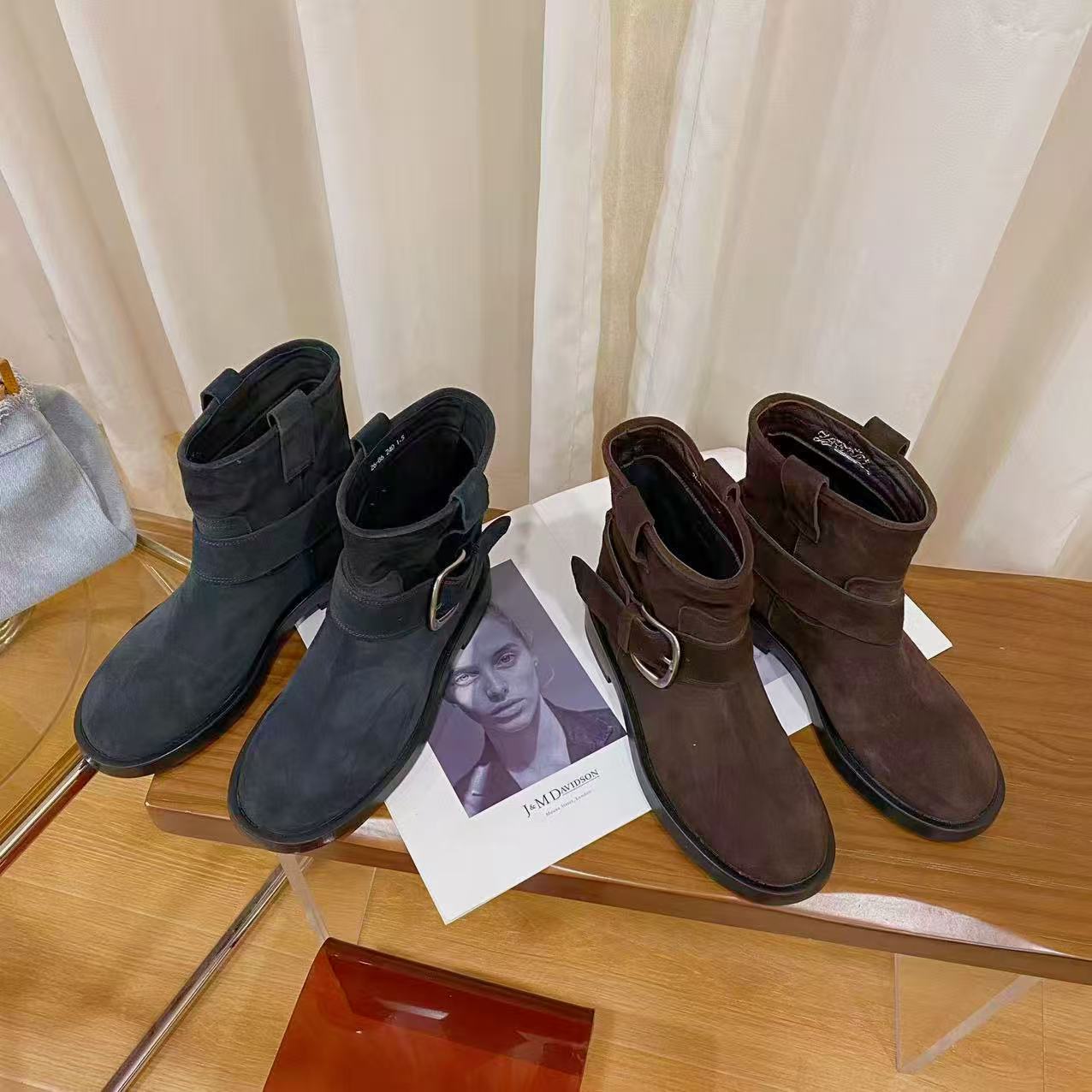 高档头层牛皮粗跟时尚短靴