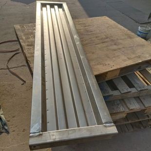 陕汽德龙K3000福田时代领航豪沃重汽潍柴新能源货厢挡板栏板马槽