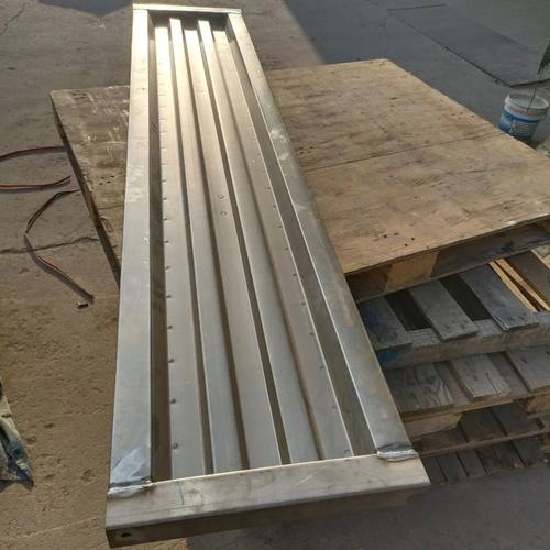 陕汽德龙K3000福田时代领航豪沃重汽潍柴新能源货厢挡板栏板马槽