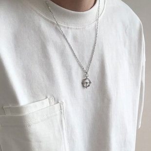 船舵吊坠项链男生ins高级设计感小众锁骨链男潮轻奢百搭男士饰品