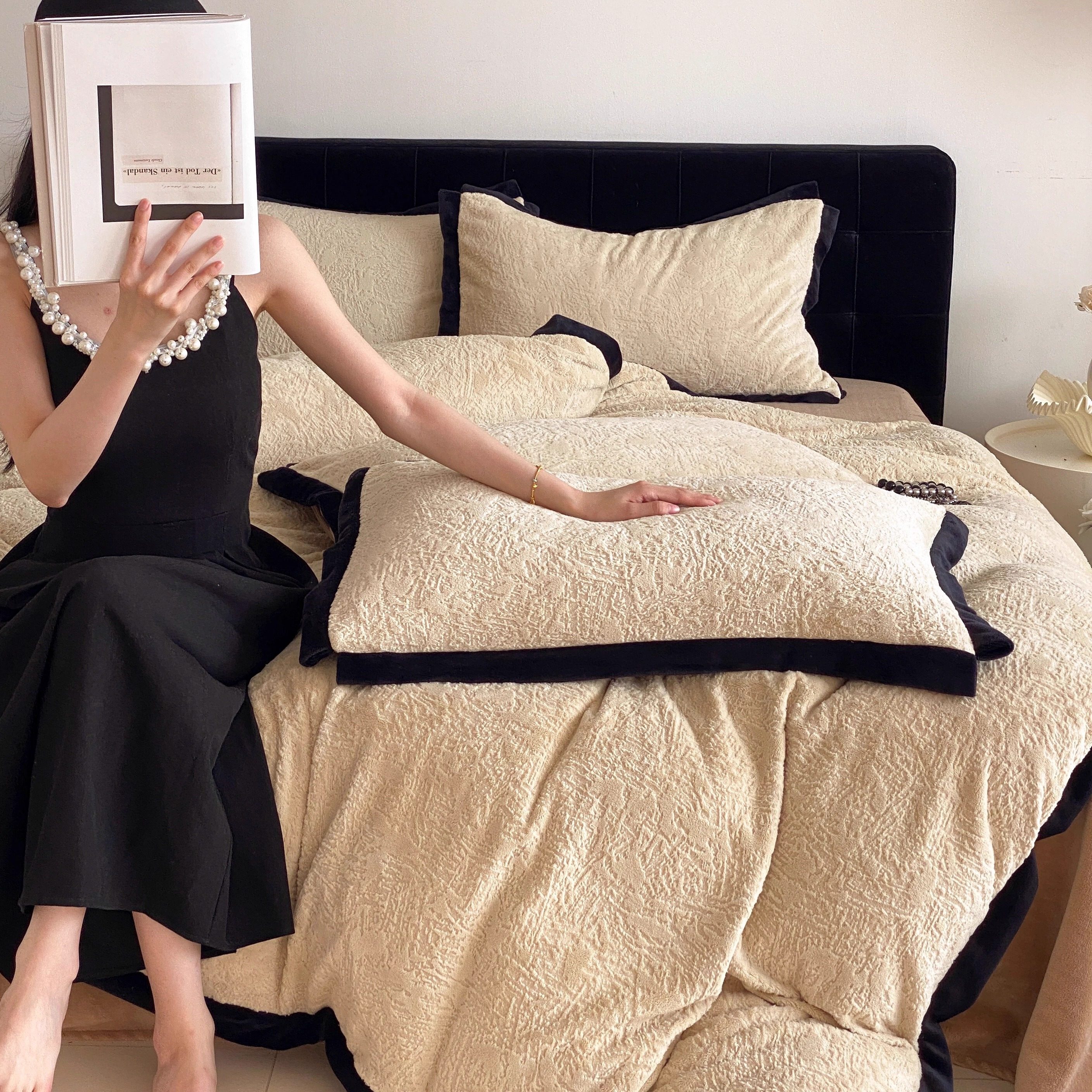 法式轻奢复古风牛奶绒四件套高级新款床单床笠被套秋冬季床上用品