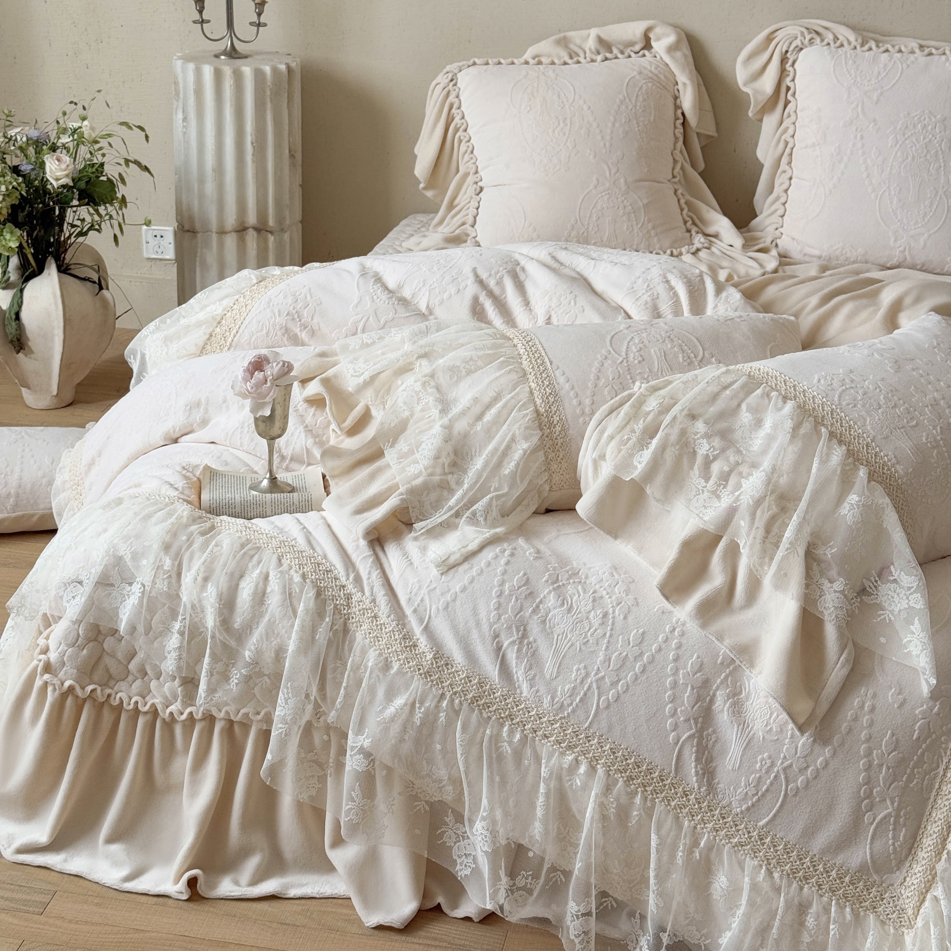 冬季雕花奶油风加厚牛奶绒四件套