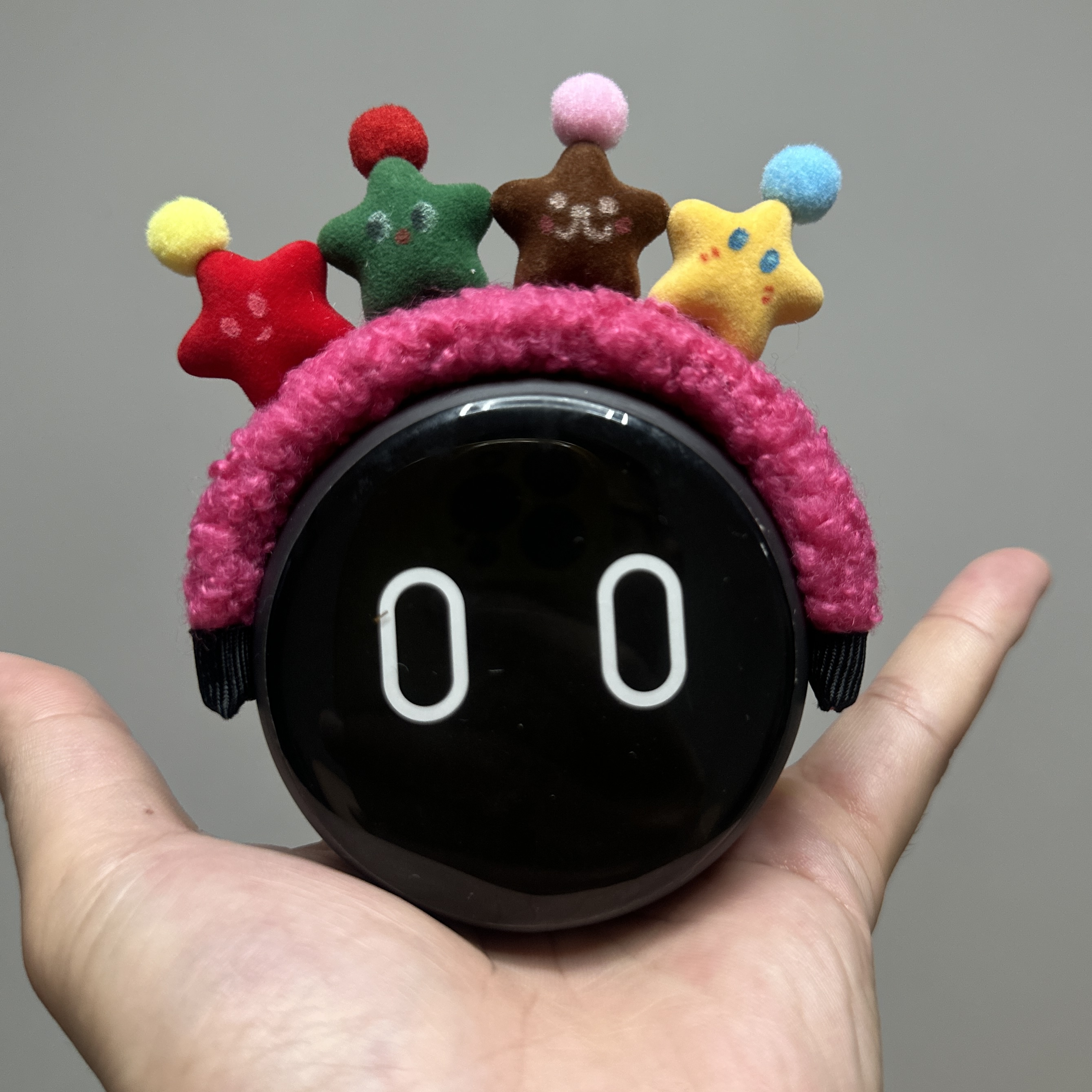 蔚来NOMI问界帽子M7M8M9汽车装饰多巴胺星星高级感ET5ES6ES8