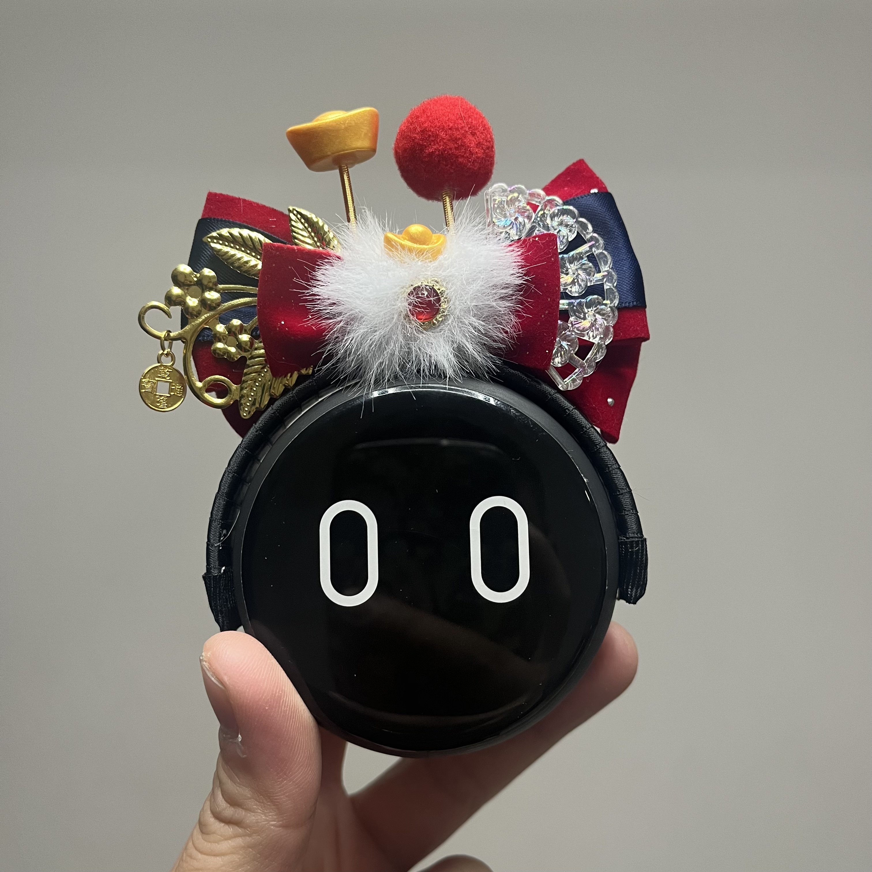 蔚来nomi帽子问界M789小艺帽子原创设计新年款元宝蝴蝶结车载装饰