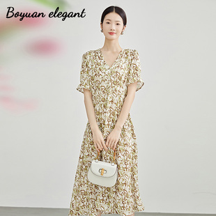 柏媛绿咖色高级感碎花连衣裙女2026复古撞色印花荷叶袖雪纺长裙子