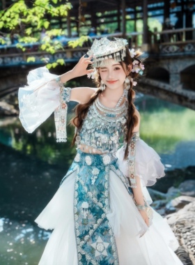 新款民族苗族服装旅拍爆款服饰少女写真苗疆少数民族套装摄影发货