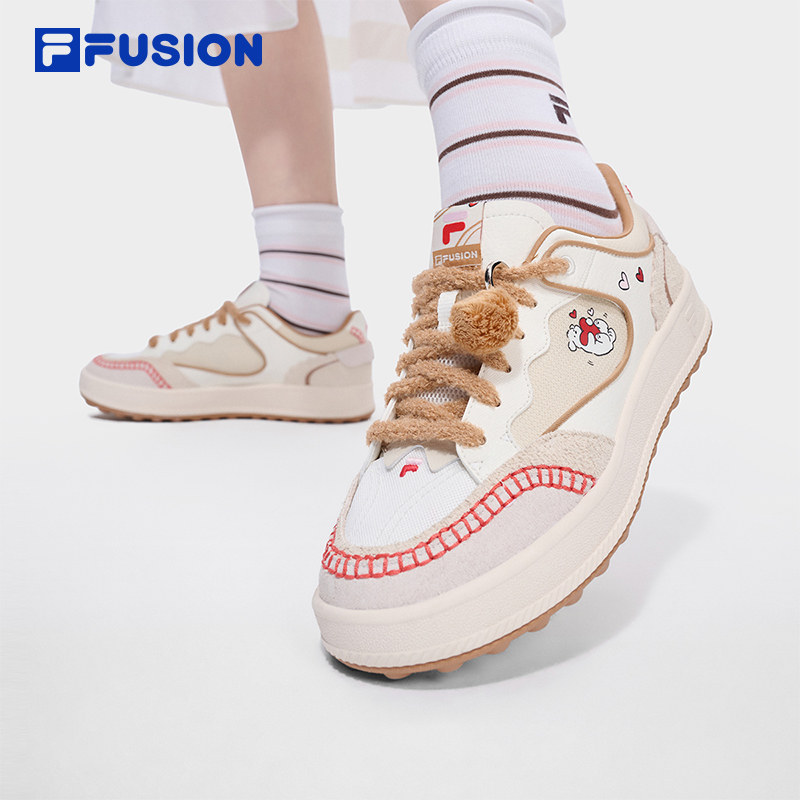 FILA FUSION｜潦草小狗联名休闲鞋斐乐26秋新款女士学院风板鞋