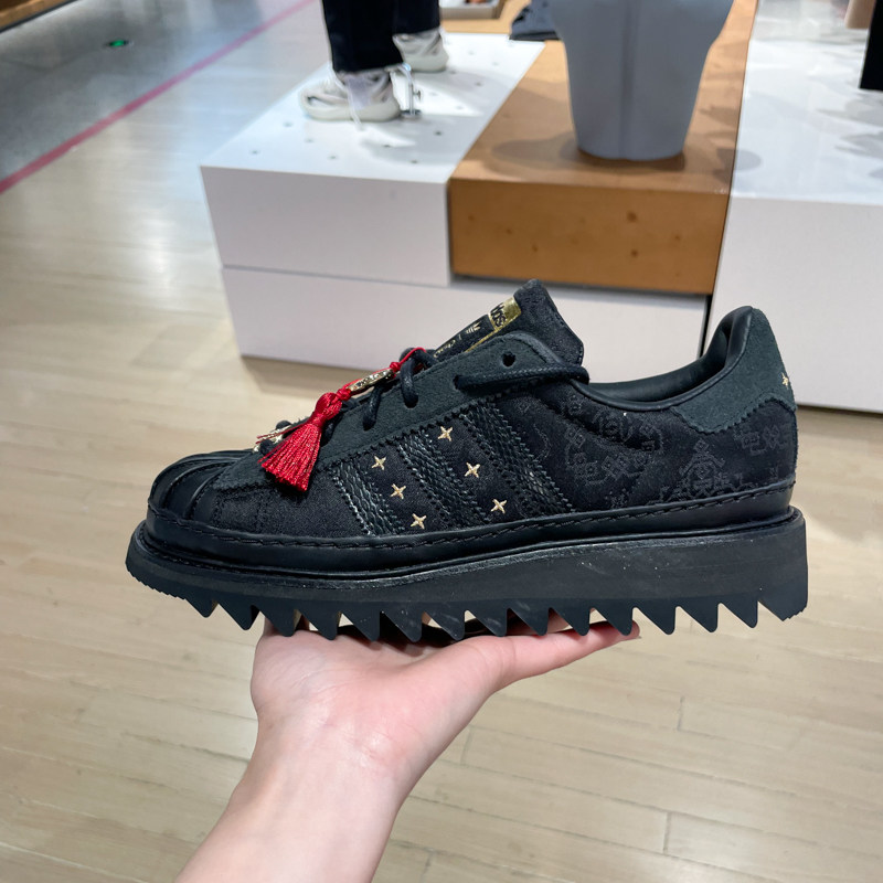 adidas x CLOT 陈冠希同款蛇年限定复古丝绸贝壳头运动板鞋JR5114