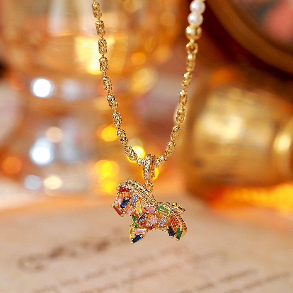 彩色水晶小马项链女轻奢时尚高级感百搭珍珠颈链高级感设计锁骨链