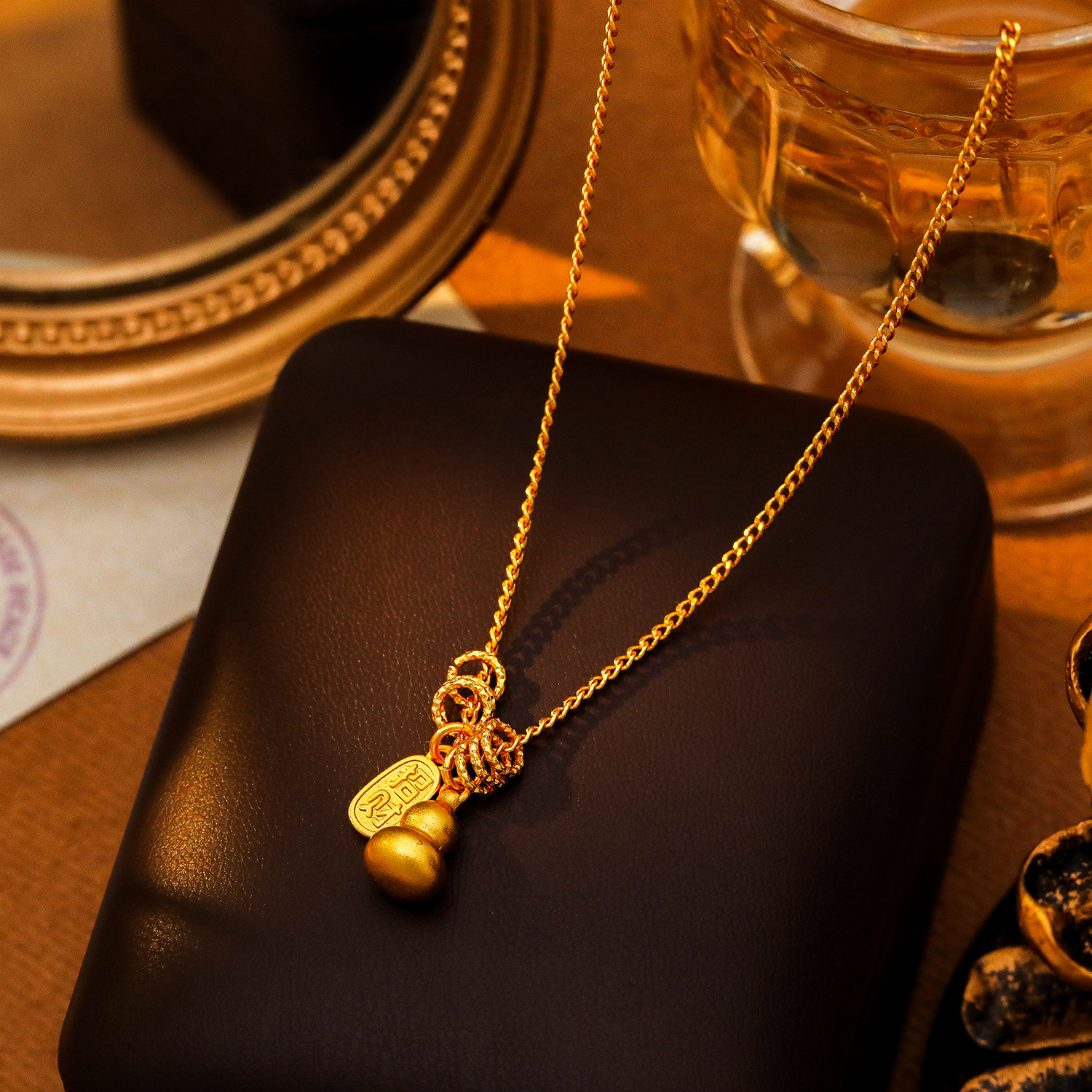 小红书同款小金葫芦项链女2025新款极简主义金色福牌吊坠一件代发