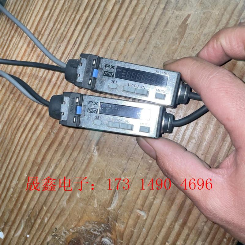 KEYENCE基恩士放大器传感器 PX-10刚刚从设备拆下来【询价产品】