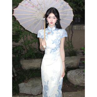 新中式连衣裙女高级名媛青花瓷印花改良旗袍清冷感长裙性感包臀裙