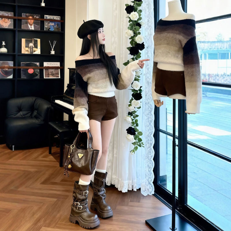 高级感渐变色一字肩毛衣女