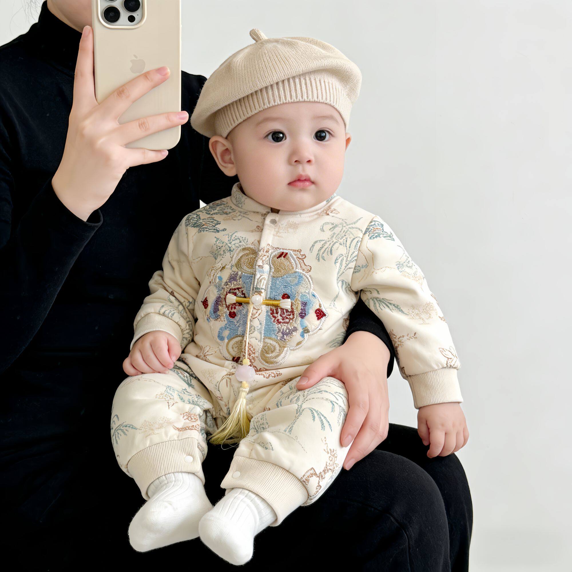 新中式婴幼儿衣服春季满月百天男女宝宝早春装洋气外出开春连体衣