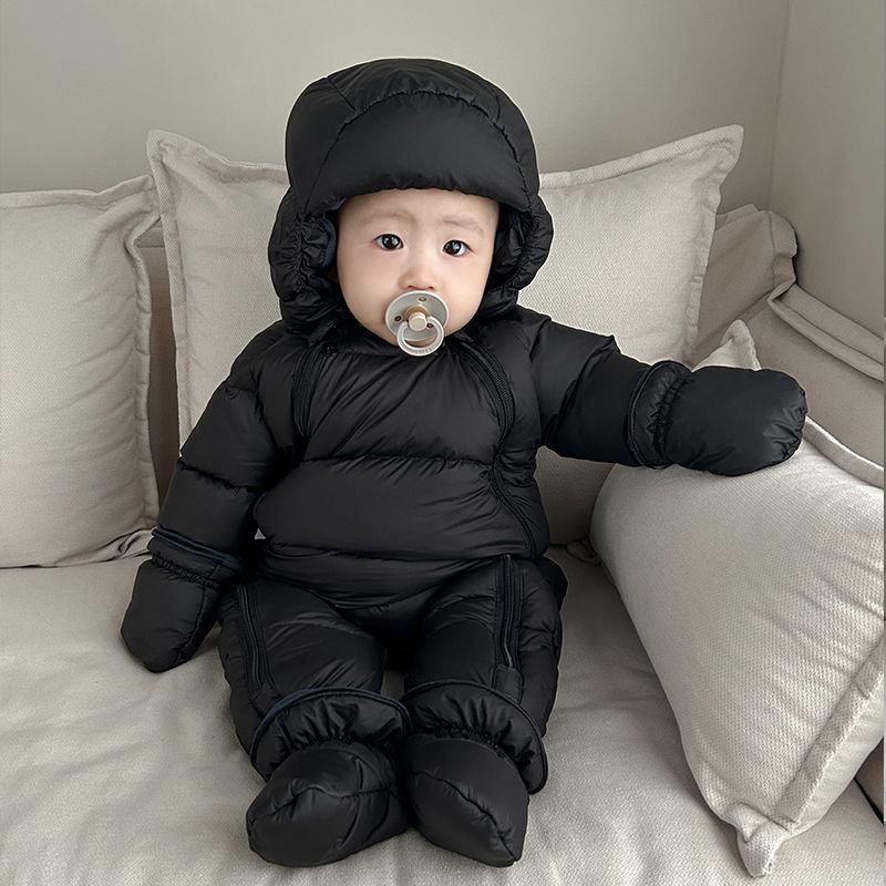 新生婴儿连体衣羽绒服冬季保暖外出01岁男女宝宝冬装加厚包脚衣服