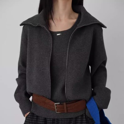 RN2025秋季新款翻领拉链毛针织衫