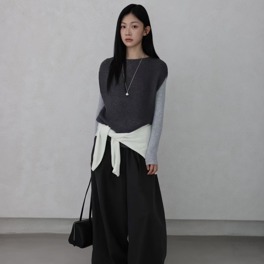 RN韩系镂空阔版圆领针织无袖马甲