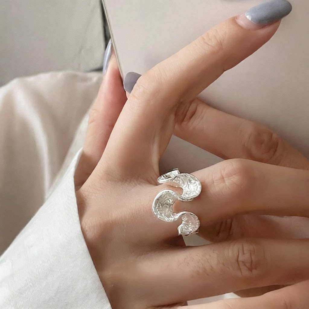 精致唐草纹波浪卷戒指女几何裙摆扭曲S925镀银开口指环ins食指戒