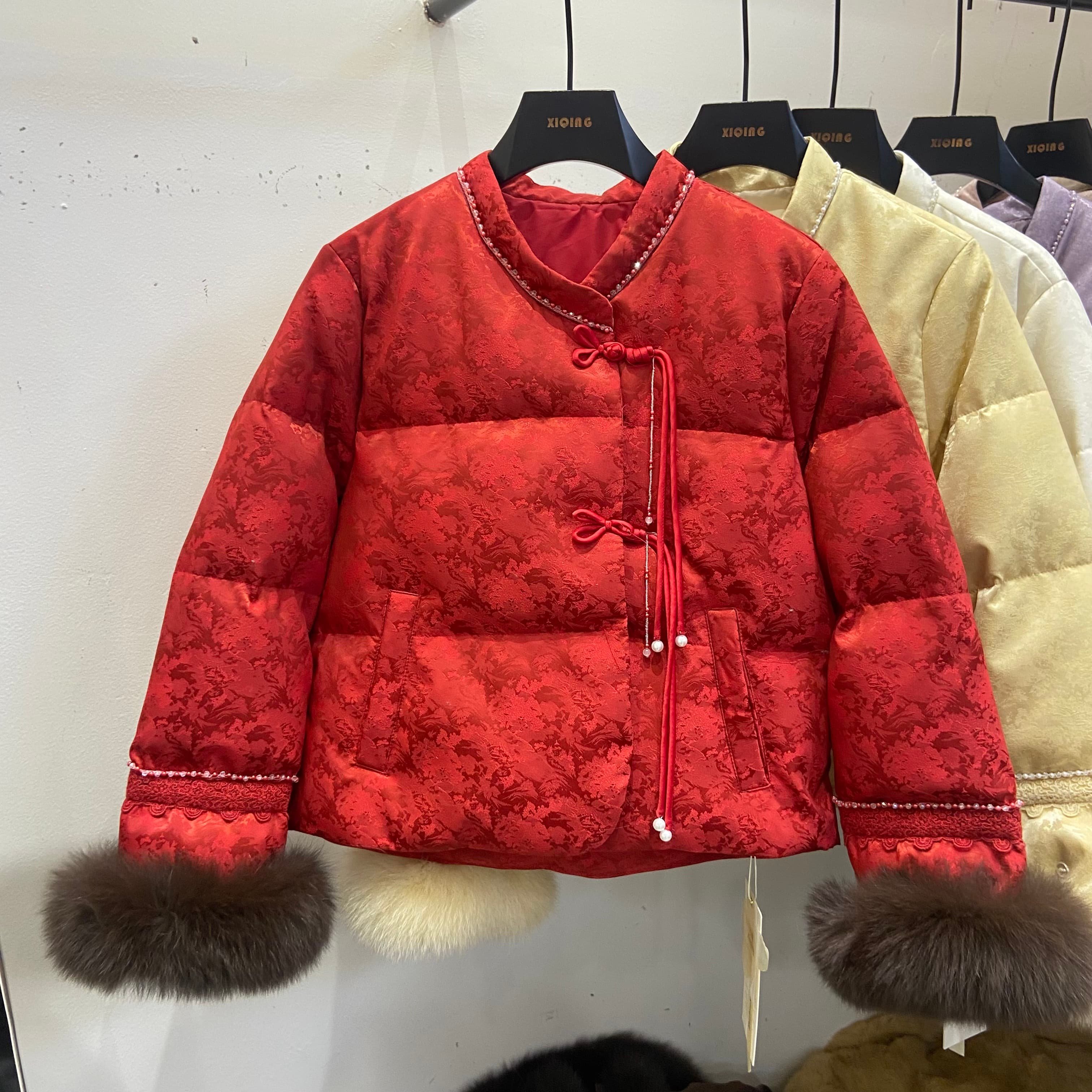 新中式盘扣流苏钉珠白鸭绒羽绒服女保暖外套2025冬设计感轻奢放潮,女装/女士精品,羽绒服,淘宝优惠券,粉丝福利购,淘宝优惠卷