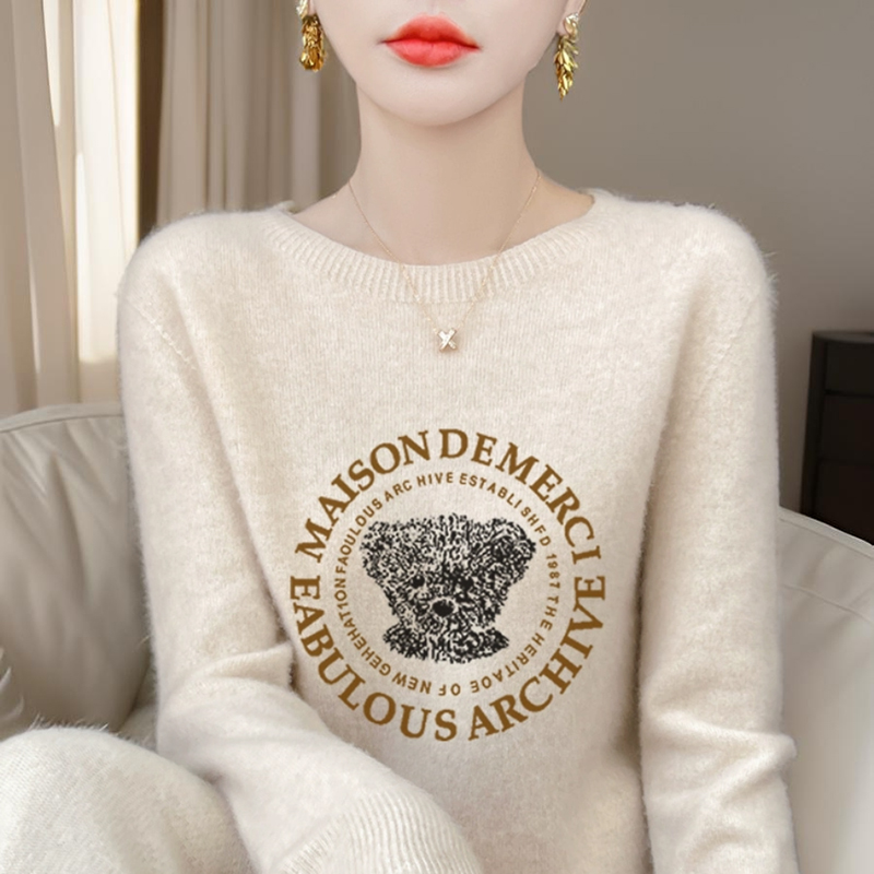 卡通小熊米色圆领毛衣女2025新款秋冬内搭甜美减龄针织打底上衣潮