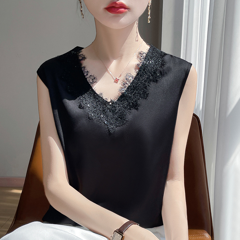 25年夏新款醋酸缎面蕾丝V领背心女韩系无袖内搭遮肉显瘦打底上衣
