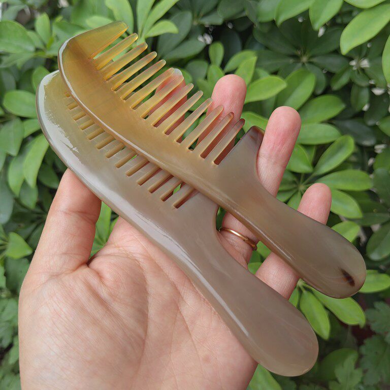 正品天然白牦牛角梳子宽齿大齿按摩美发梳子防脱发防静电牛角梳