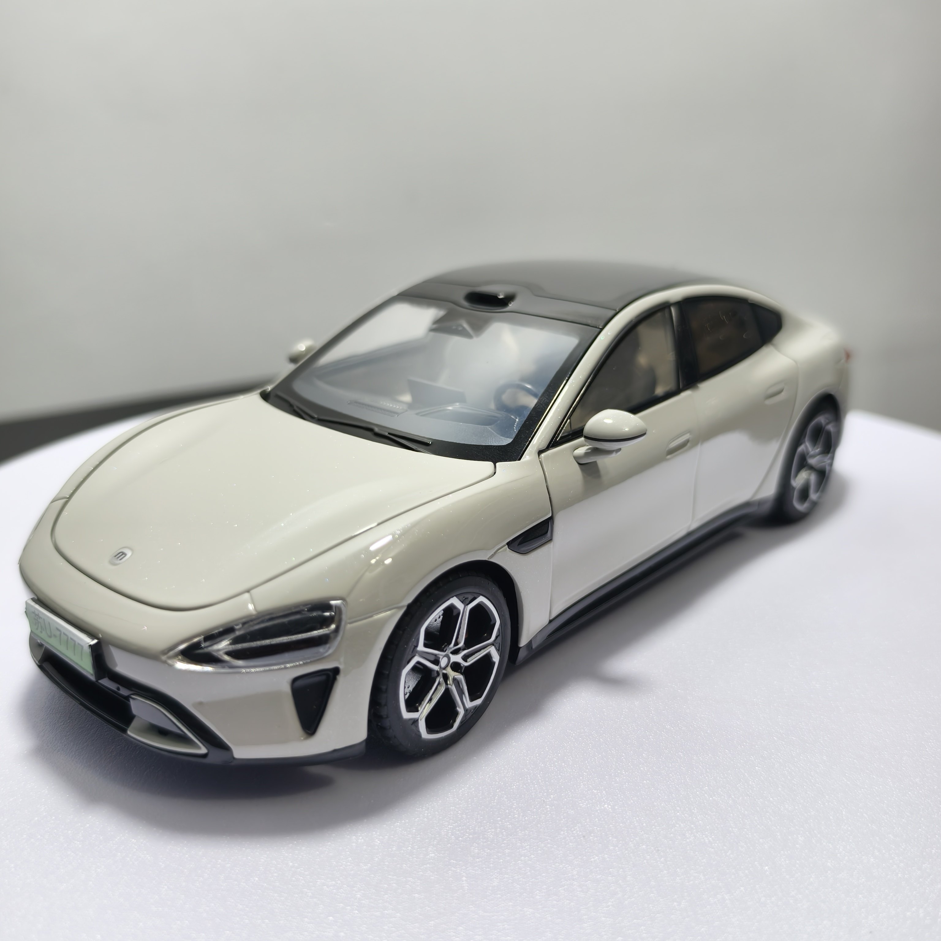 124仿真合金轿车汽车模型