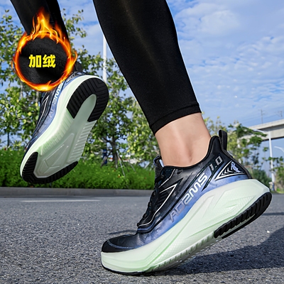 冬季皮面保暖加绒跑步鞋男款