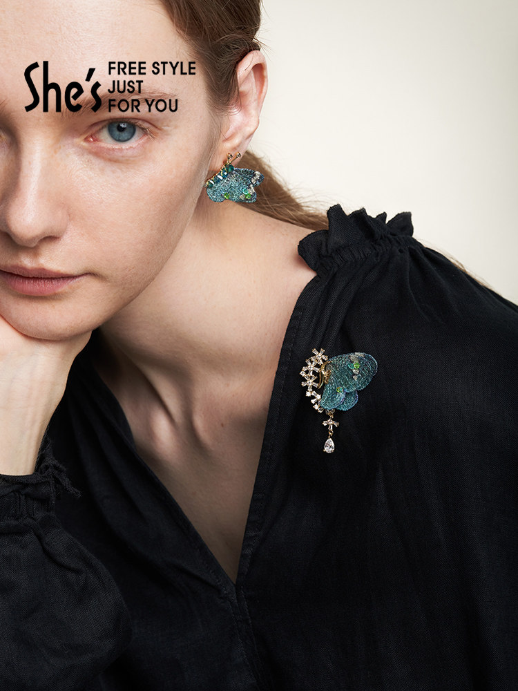 [연예인 스타일] SHES AKIKO 수 놓은 나비 브로치 하이 엔드 절묘한 코사지 핀 액세서리 휴일 선물