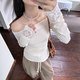 DIGM 女A67231 2025秋季 极简风高级感纯欲蕾丝拼接一字肩针织衫