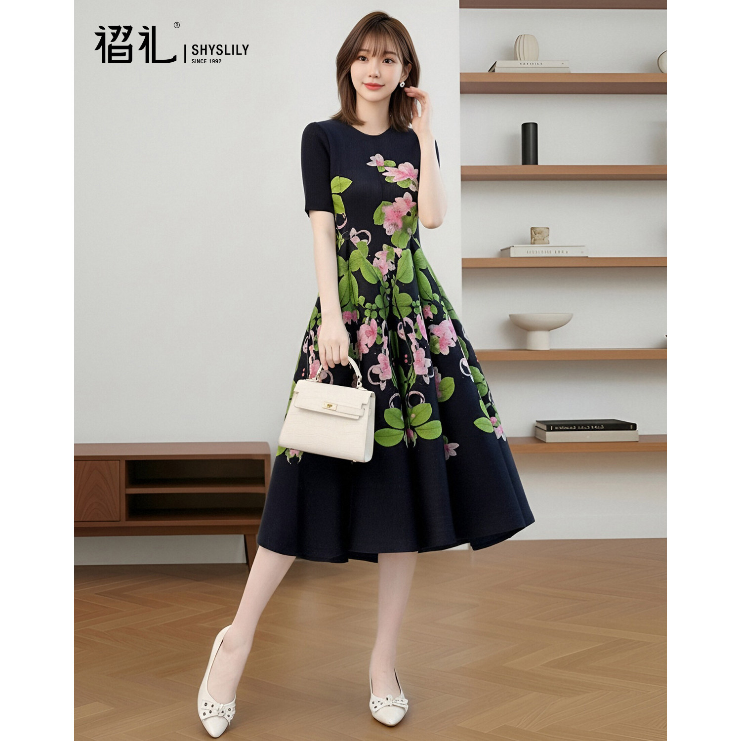 三宅褶皱妈妈端庄连衣裙夏装女新款黑色裙子女减龄印花弹簧裙衣服