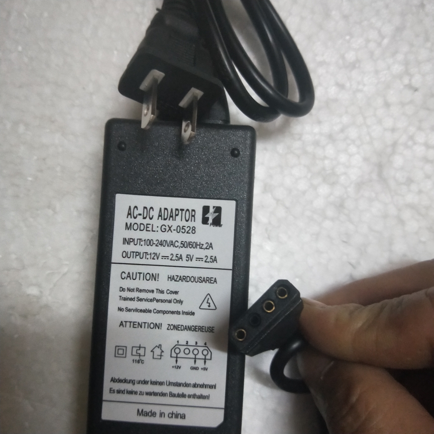 IDE接口单独电源线,老款光驱和硬盘单独使用电源的需要