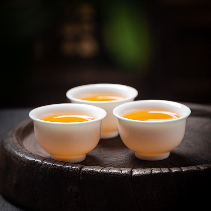 手工羊脂玉瓷功夫茶杯陶瓷品茗杯中国白茶碗德化白瓷喝茶小杯子