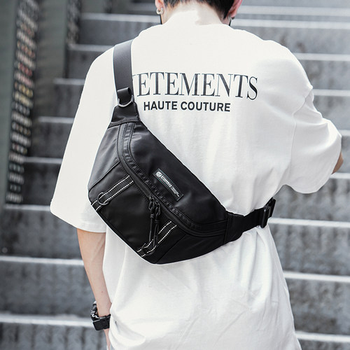 新款潮流潮牌男生挎包斜跨邮差包