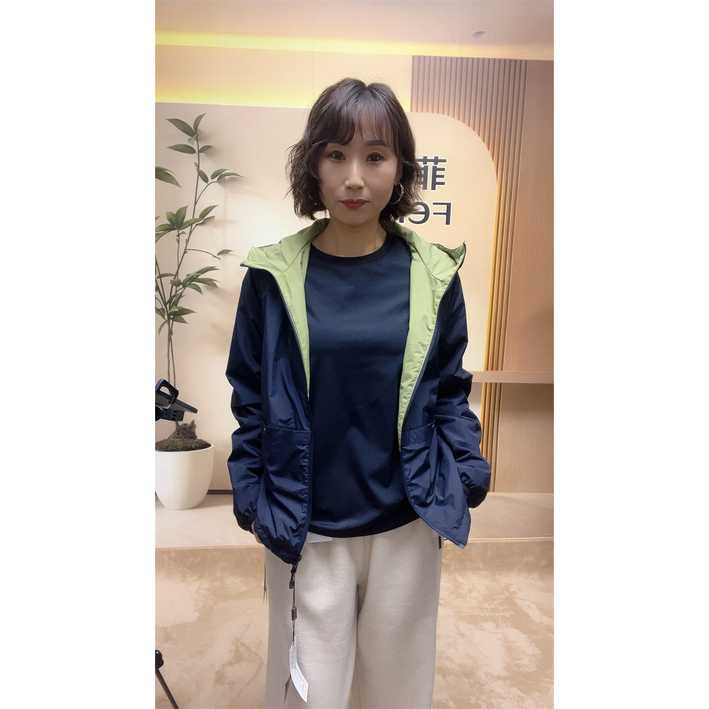 鑫娅丽贝卡MR25105正品2025秋季新休闲宽松连帽薄棉服上衣外套女