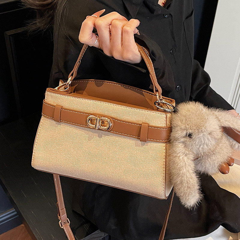 韩系休闲手提包包女式2026新款时尚简约通勤单肩包日常上班斜挎包