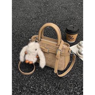 秋冬小众轻奢手提包包女2025新款高级感复古磨砂单肩斜挎包水桶包