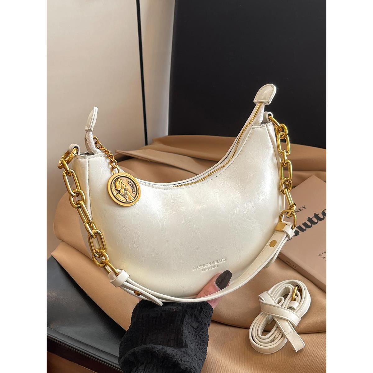 超火小包包女式2025新款春季小众链条腋下饺子包高级感单肩斜挎包