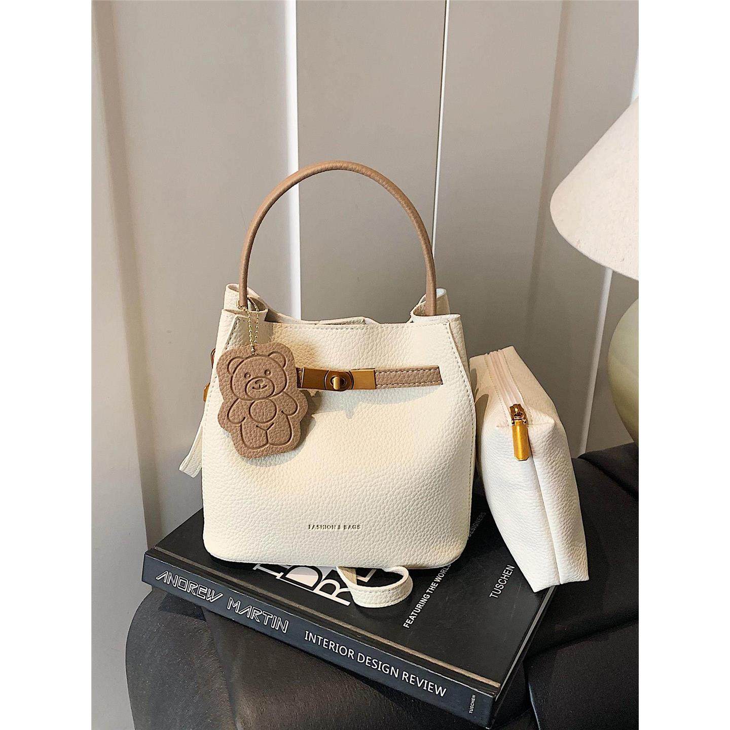 超火上班通勤斜挎包女包2026新款小众精致手拎包包女款单肩水桶包,箱包皮具/热销女包/男包,水桶包,淘宝优惠券,粉丝福利购,淘宝优惠卷