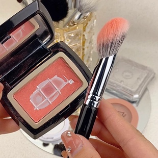 斜坡指腹腮红刷！斜面腮红刷点彩刷羊毛便携修容刷化妆刷子工具