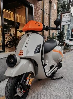 Vespa24-25款gtv300改装透镜大灯gts300熏黑转向灯熏黑尾灯