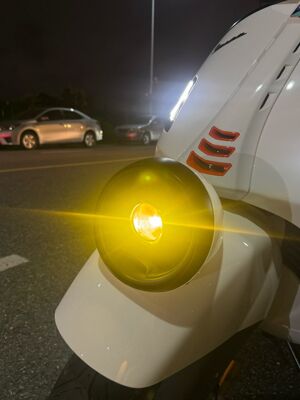 vespa24-26款gtv300改装台湾视觉鲨同款大灯app控制亮度黄光白光