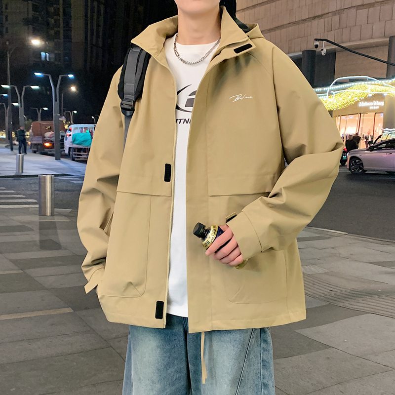 男士外套春秋季2025新款防风休闲薄款夹克男生工装卡其色潮牌上衣