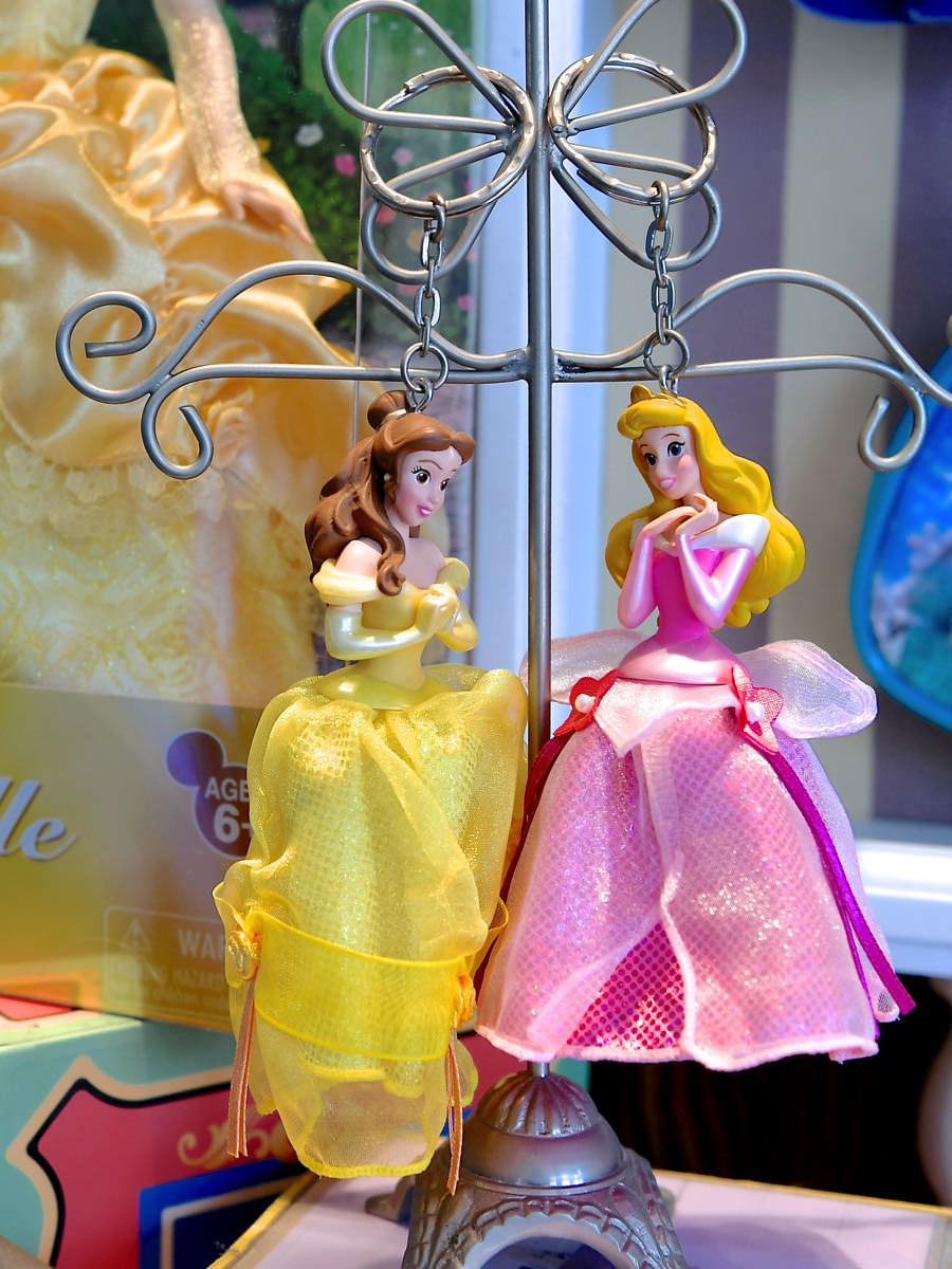 现货 日本Disney东京迪士尼乐园美女与野兽贝儿公主裙钥匙扣挂件