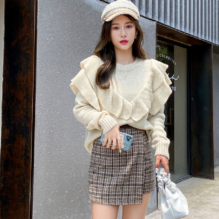 New elegant languid fashion loose Ruffle sweet knitted pullover sweater in fall / winter 20