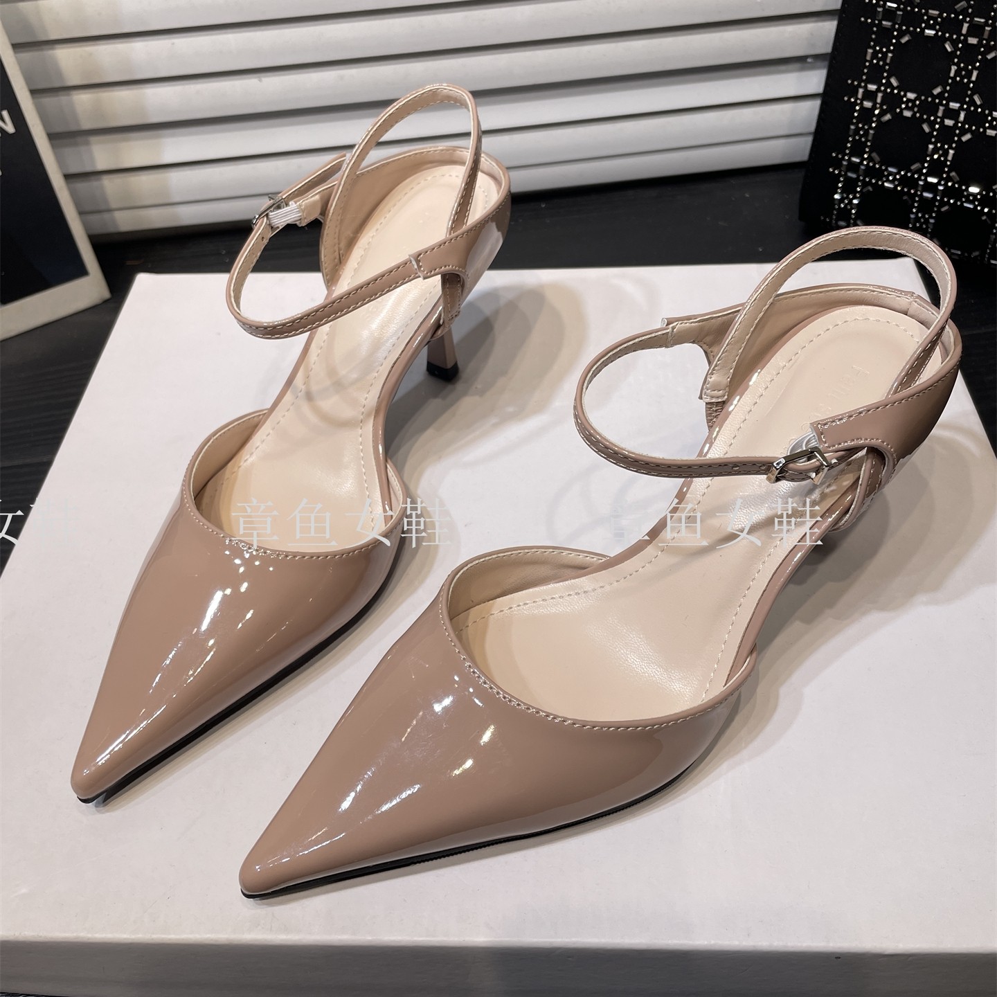 2026春季新款法式温柔裸粉一字扣带高跟鞋女漆皮尖头细跟包头凉鞋,女鞋,时装凉鞋,淘宝优惠券,粉丝福利购,淘宝优惠卷