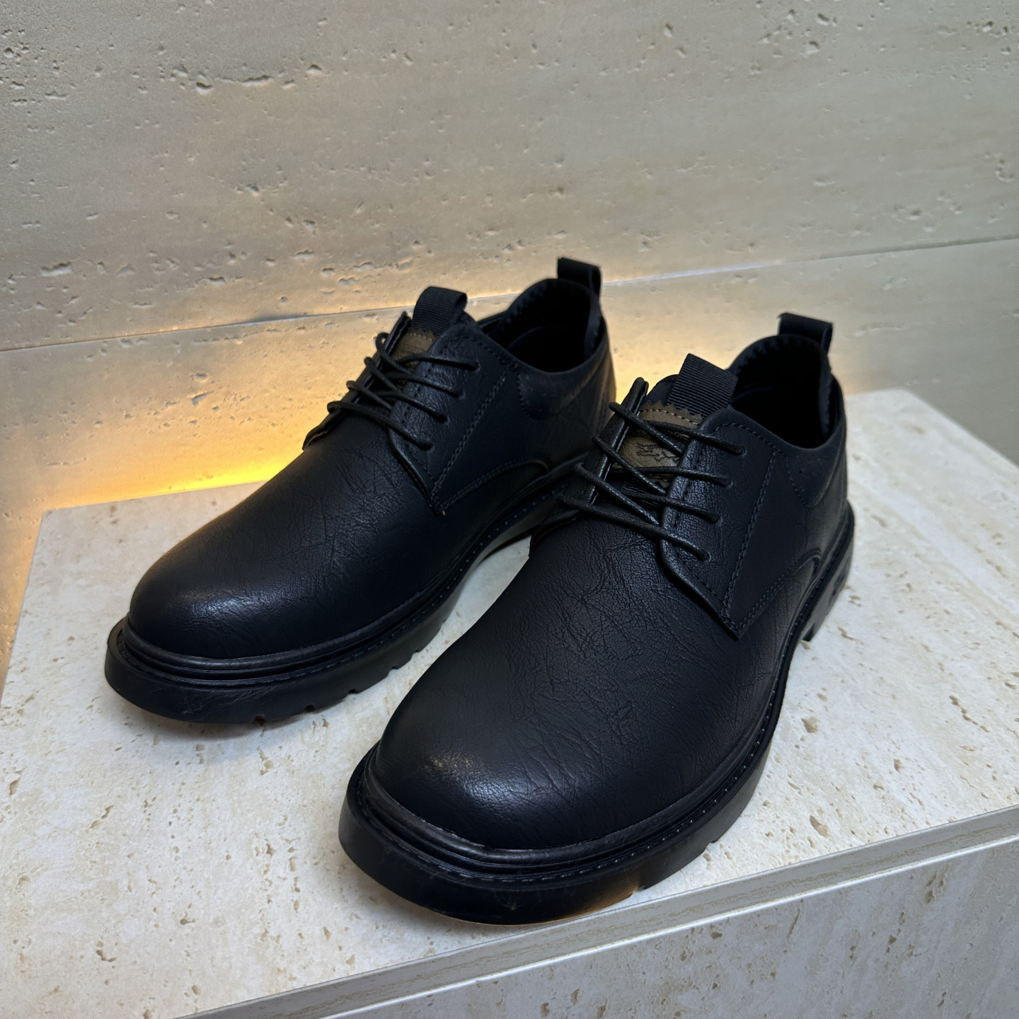 通勤日常系带圆头黑色休闲皮鞋